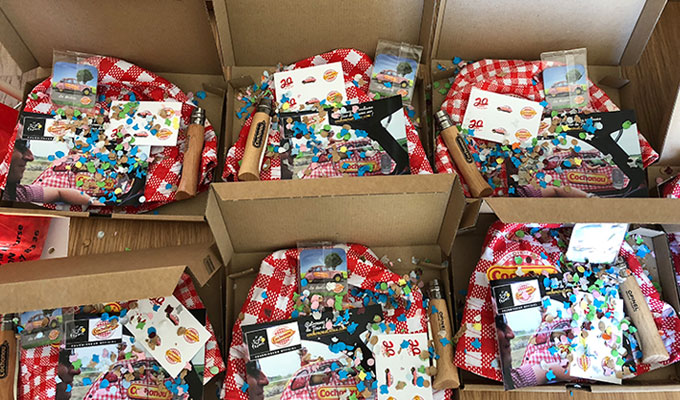 goodies-pack-campagne-micro-influence-cochonou-by-supernatifs goodies-pack-campagne-micro-influence-cochonou-by-supernatifs